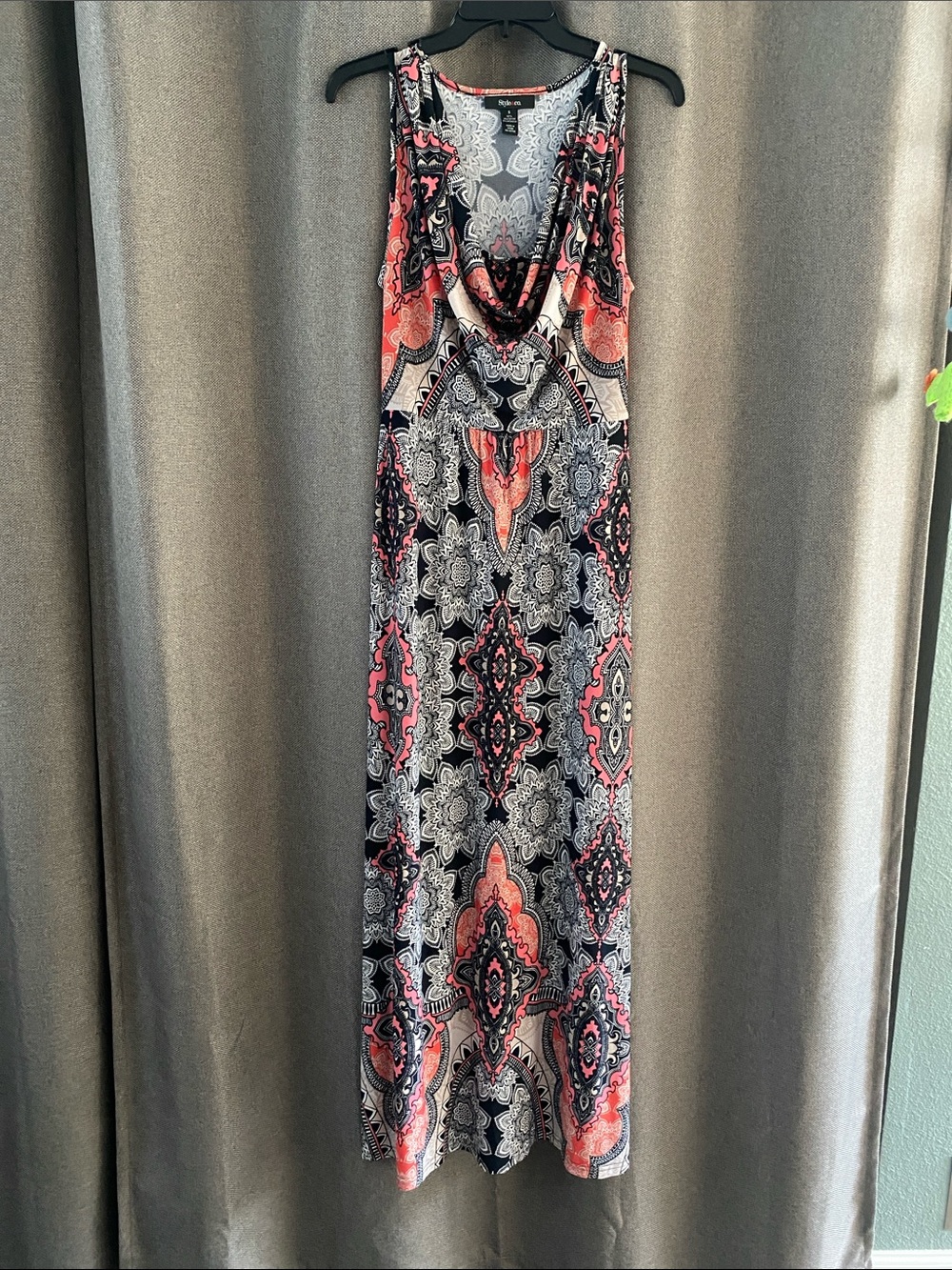 Sleeveless Pink & Black Patterned Maxi Dress